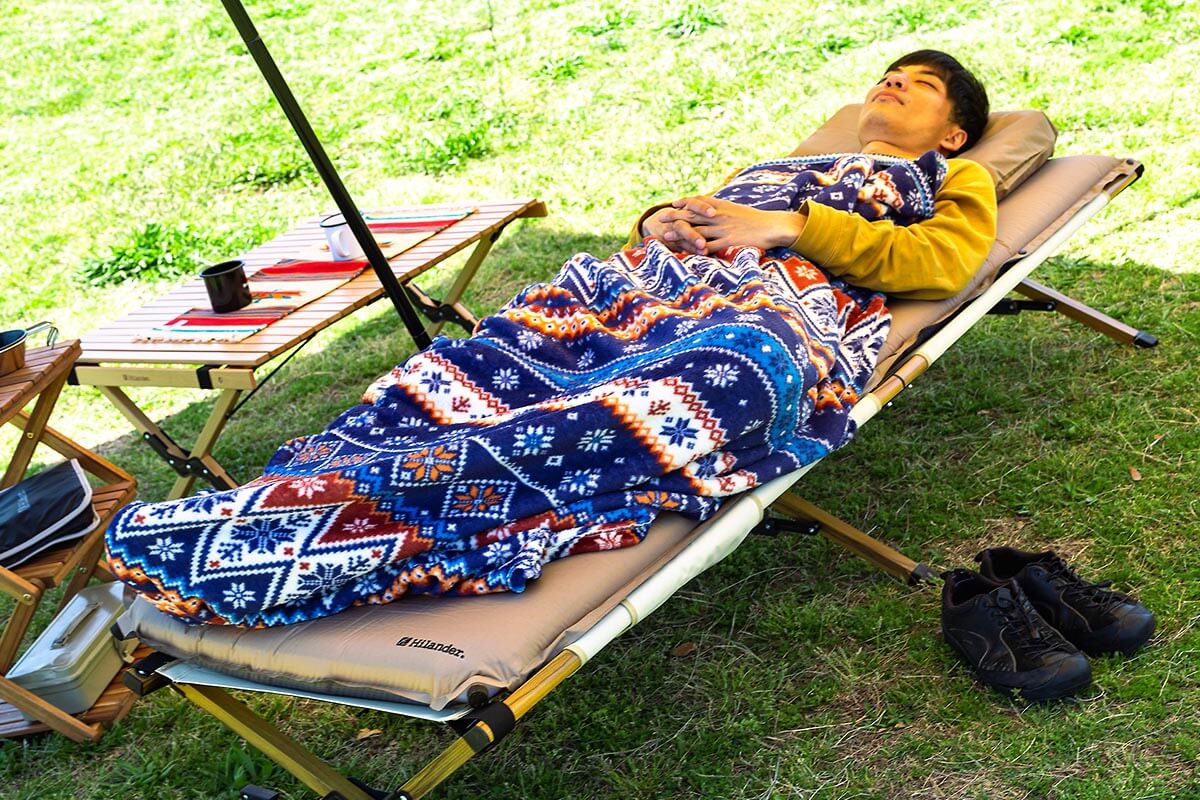 【コスパ抜群】快適な眠りをサポート！ハイランダーのインフレーターマット